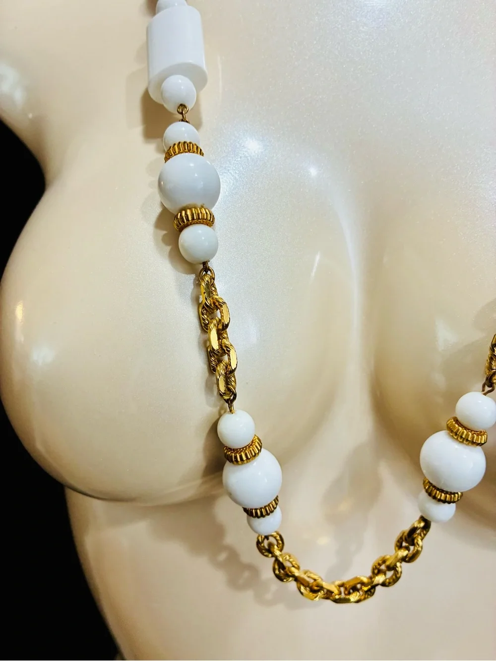 Gold Chain Necklace with Chunky Cylindrical Resin White Beads Women Jewelry EUC